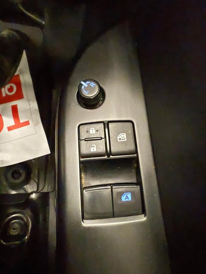 2020 Toyota Hilux Workmate TGN121R 4x2 Glacier White