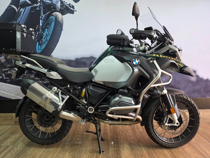2015 BMW Motorrad R1200 GS GREEN