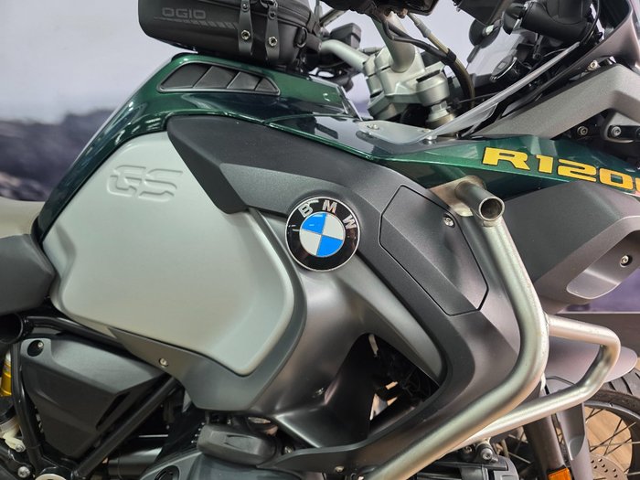 2015 BMW Motorrad R1200 GS GREEN