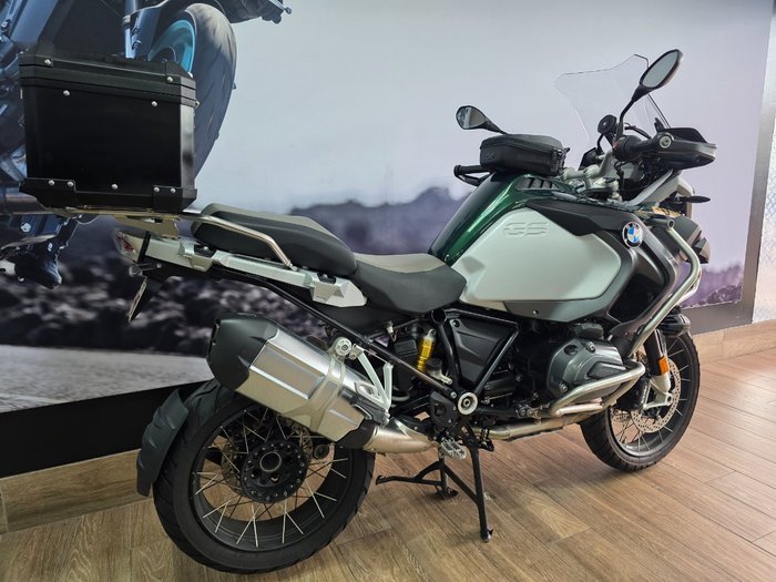 2015 BMW Motorrad R1200 GS GREEN
