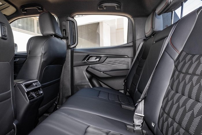 2025 Isuzu D-MAX X-TERRAIN