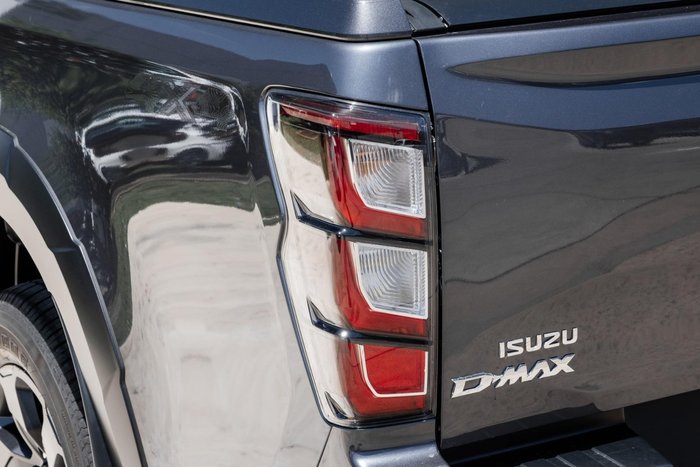 2025 Isuzu D-MAX X-TERRAIN