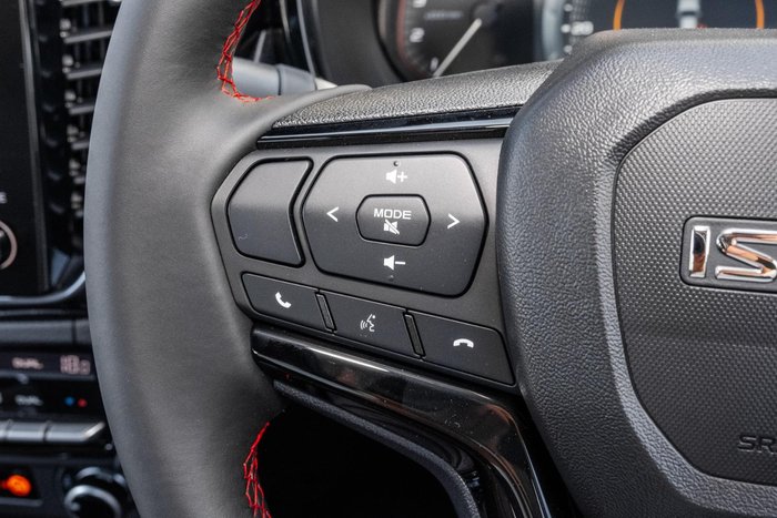 2025 Isuzu D-MAX X-TERRAIN