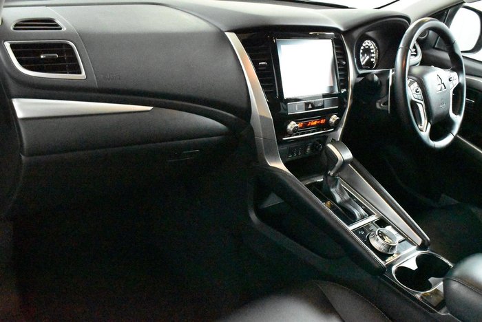 2020 Mitsubishi Pajero Sport GLS