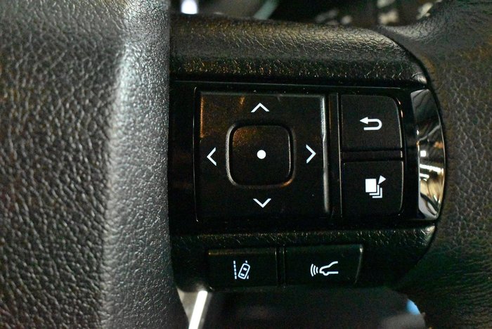 2024 Toyota Hilux SR5 48V