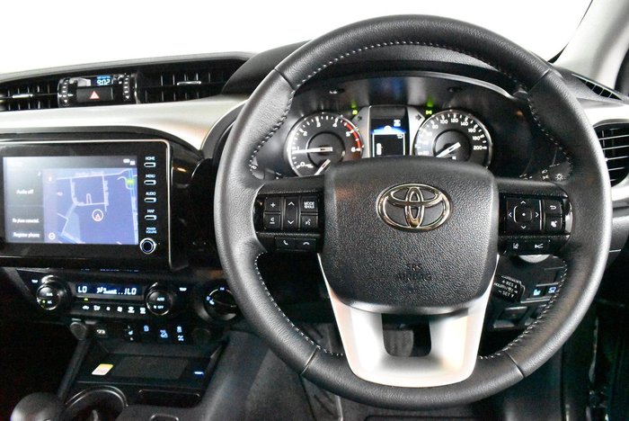 2024 Toyota Hilux SR5 48V