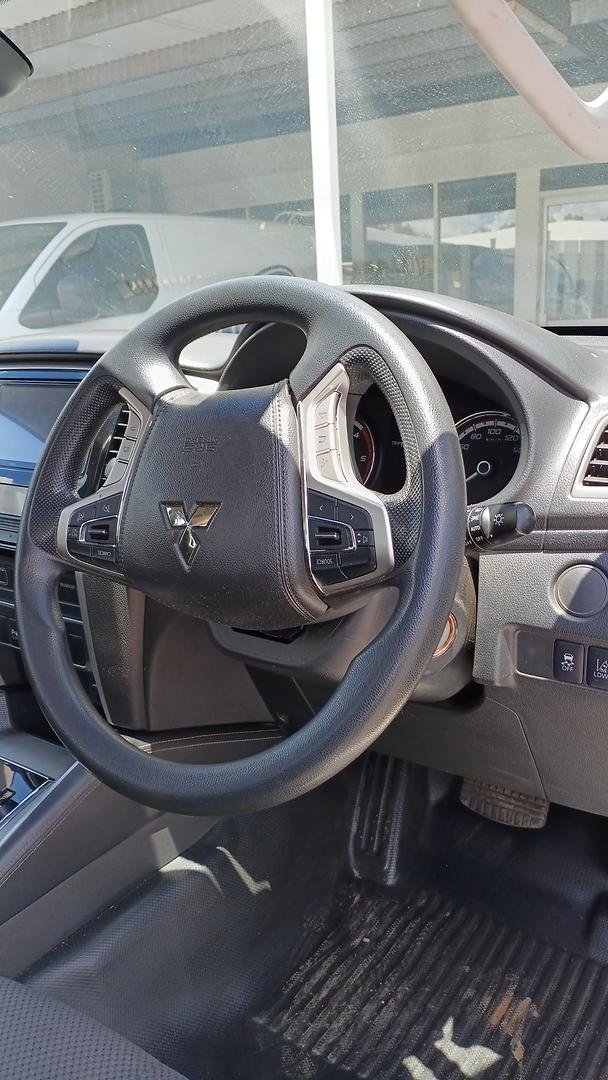 2010 Mitsubishi Triton GLX MN MY10 4x2 White