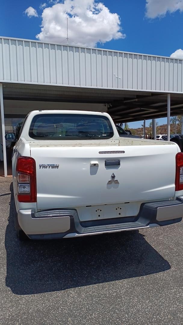 2010 Mitsubishi Triton GLX MN MY10 4x2 White