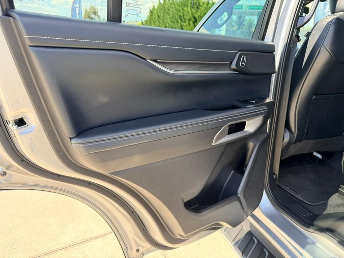 2024 Ford Everest Platinum