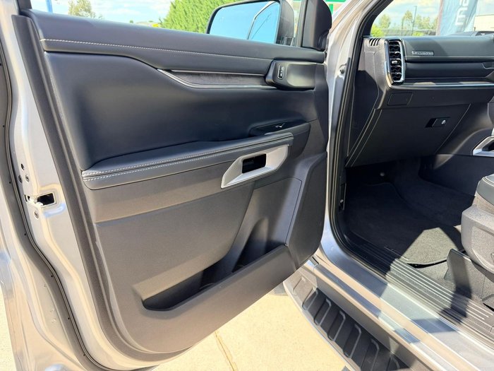 2024 Ford Everest Platinum