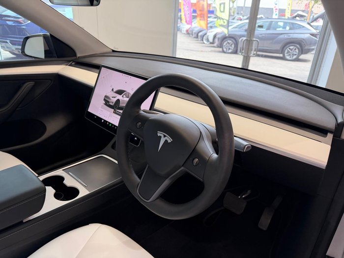 2022 Tesla Model Y Rear-Wheel Drive