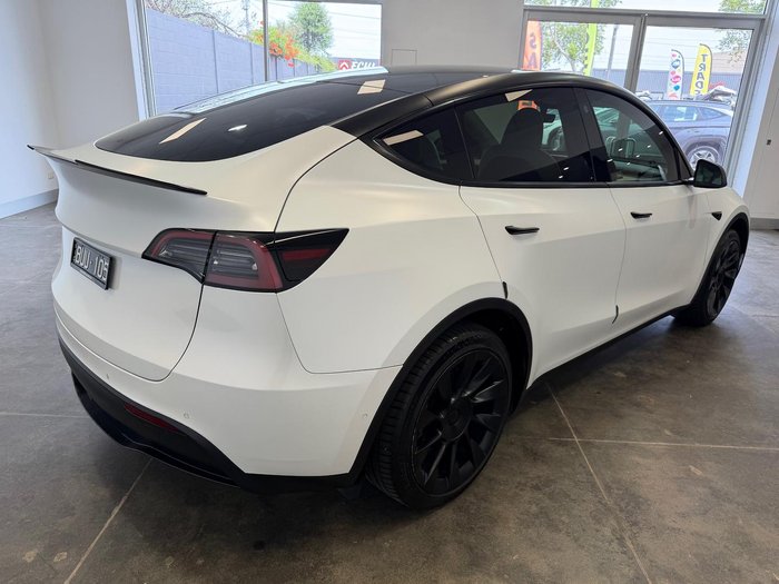 2022 Tesla Model Y Rear-Wheel Drive