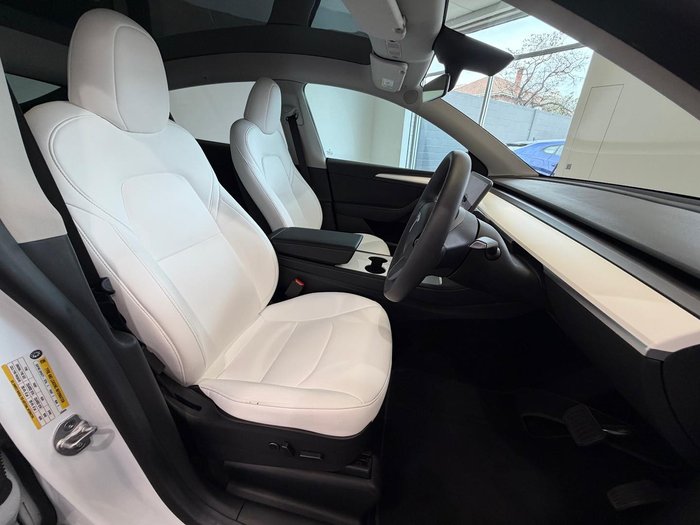 2022 Tesla Model Y Rear-Wheel Drive