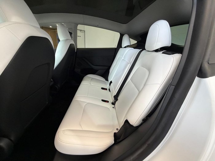 2022 Tesla Model Y Rear-Wheel Drive