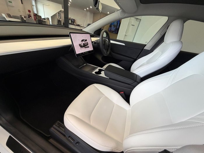 2022 Tesla Model Y Rear-Wheel Drive