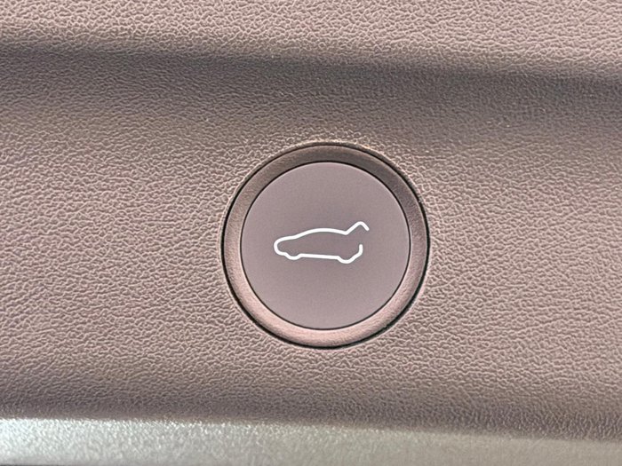 2022 Tesla Model Y Rear-Wheel Drive