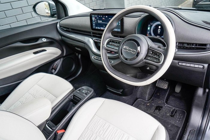 2023 Fiat 500e La Prima