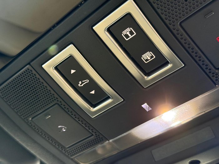 2022 Jaguar XE P300 R-Dynamic HSE