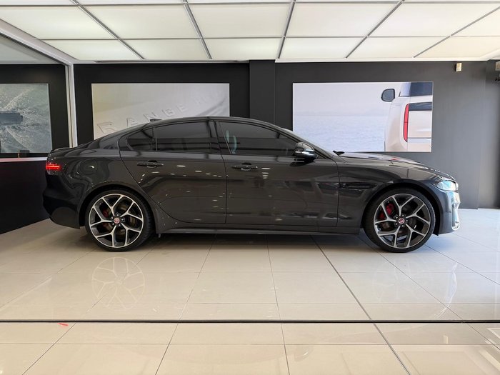 2022 Jaguar XE P300 R-Dynamic HSE
