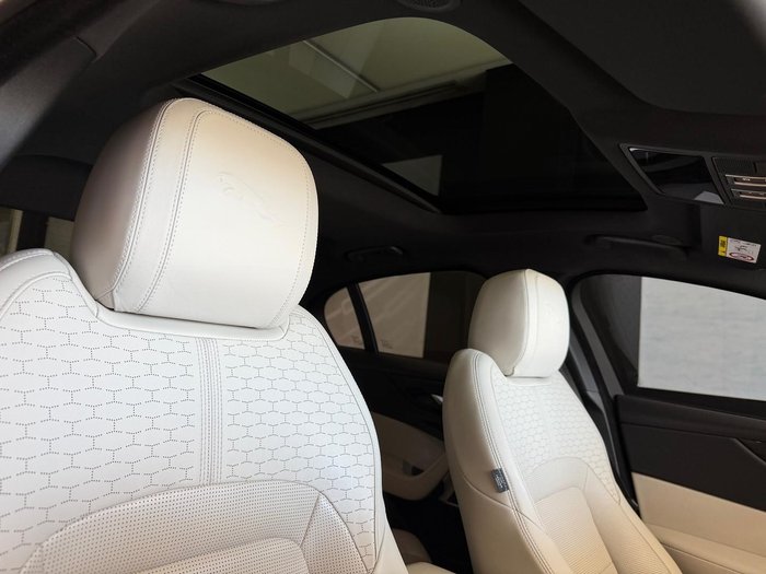 2022 Jaguar XE P300 R-Dynamic HSE