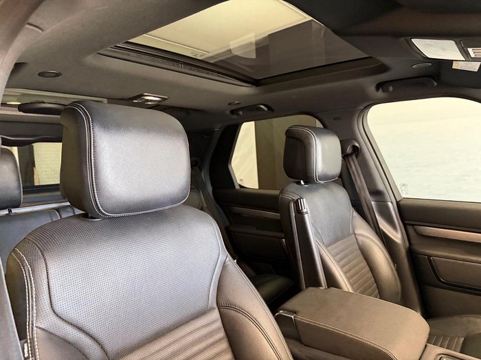 2021 Land Rover Discovery P360 R-Dynamic SE