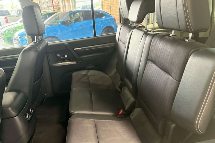 2015 Mitsubishi Pajero GLS