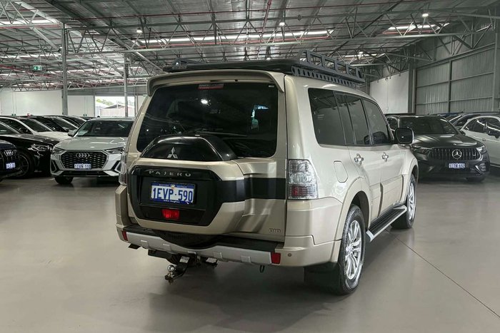 2015 Mitsubishi Pajero GLS
