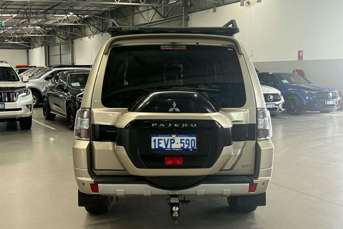 2015 Mitsubishi Pajero GLS