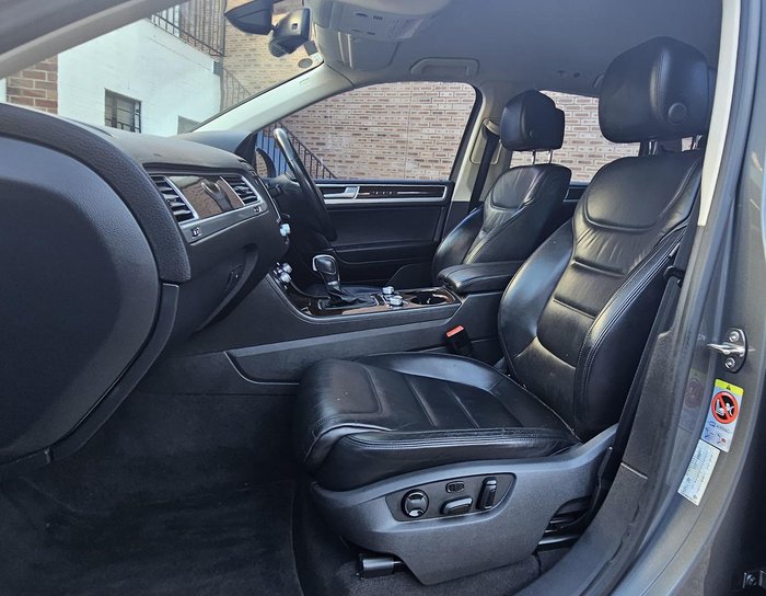 2016 Volkswagen Touareg V6 TDI 7P MY16 Four Wheel Drive Canyon Grey