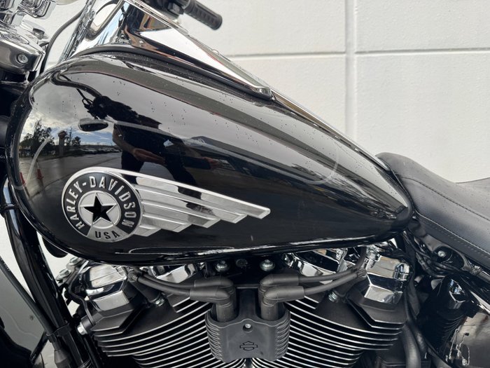 2025 Harley-davidson FLFB FAT BOY (117) Vivid Black