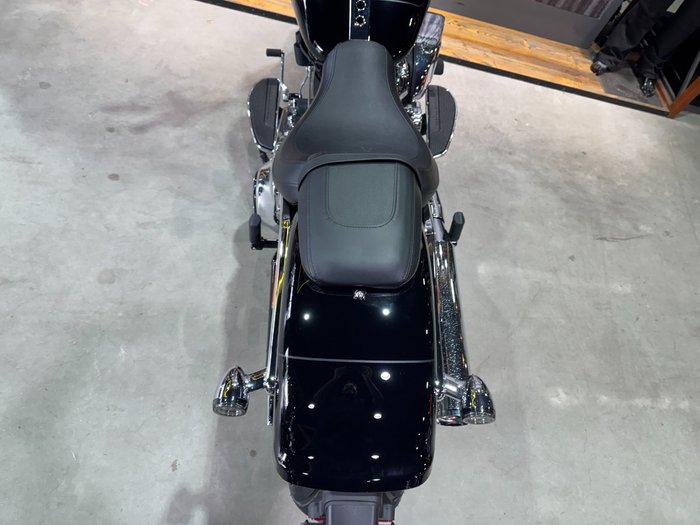 2025 Harley-davidson FLFB FAT BOY (117) Vivid Black