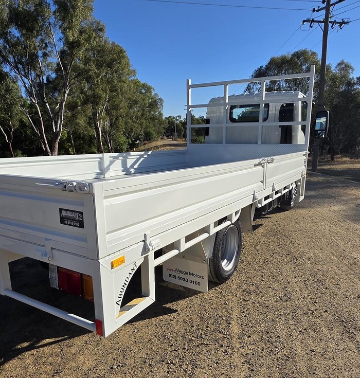 2025 Isuzu Nlr 45-150 Mwb Amt