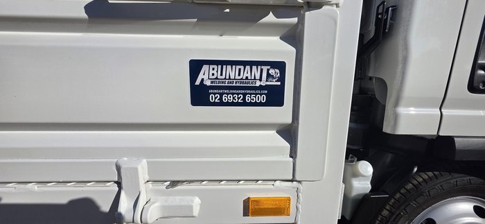 2025 Isuzu Nlr 45-150 Mwb Amt