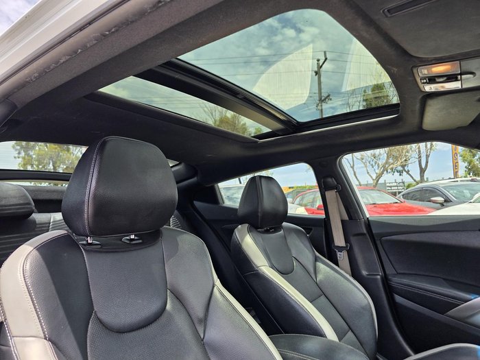 2017 Hyundai Veloster SR Turbo FS5 Series II White Crystal