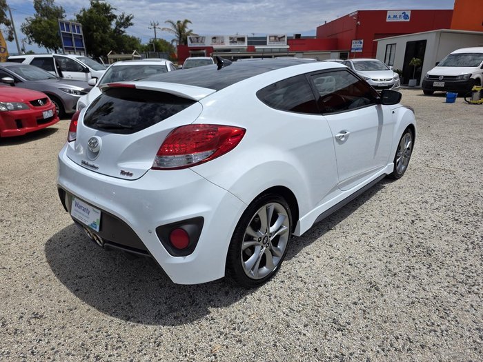 2017 Hyundai Veloster SR Turbo FS5 Series II White Crystal
