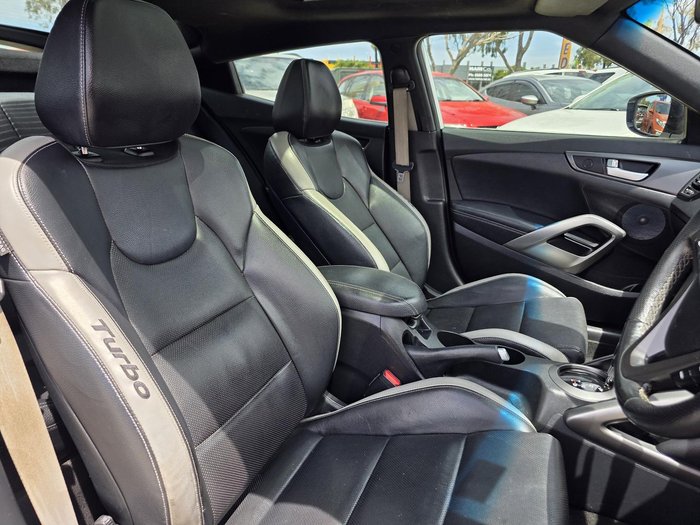 2017 Hyundai Veloster SR Turbo FS5 Series II White Crystal