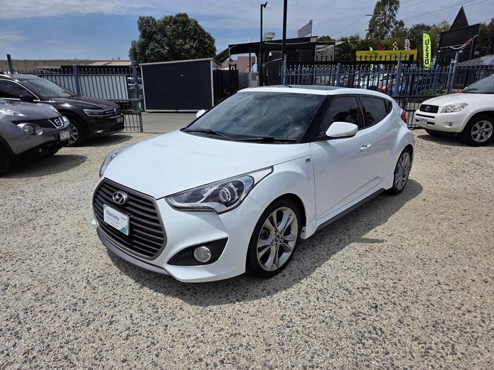 2017 Hyundai Veloster SR Turbo FS5 Series II White Crystal