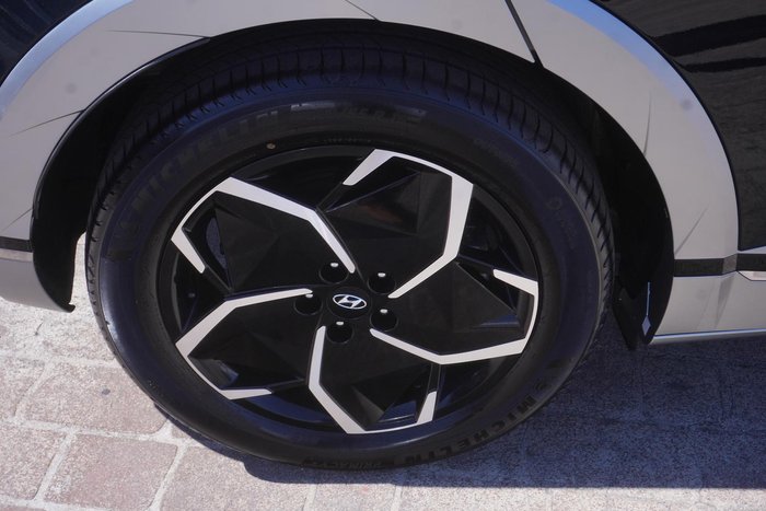 2023 Hyundai IONIQ 5 Essential