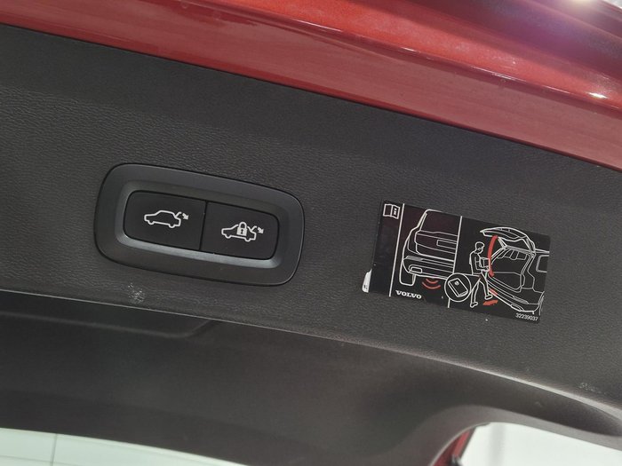 2020 Volvo XC40 Recharge Plug-In Hybrid MY21 Fusion Red