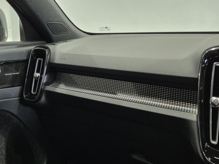 2020 Volvo XC40 Recharge Plug-In Hybrid MY21 Fusion Red