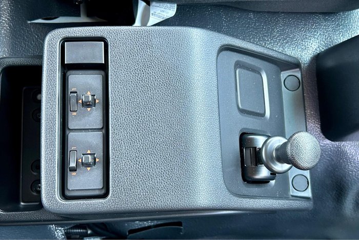 2025 Isuzu F Series FVD 170-300 AT R70
