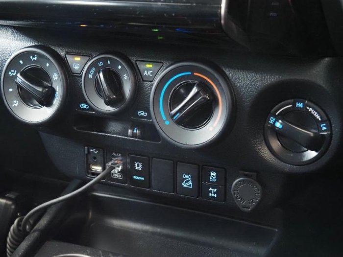 2020 Toyota Hilux SR