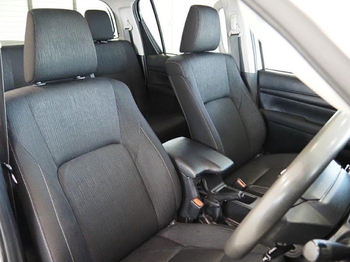 2020 Toyota Hilux SR