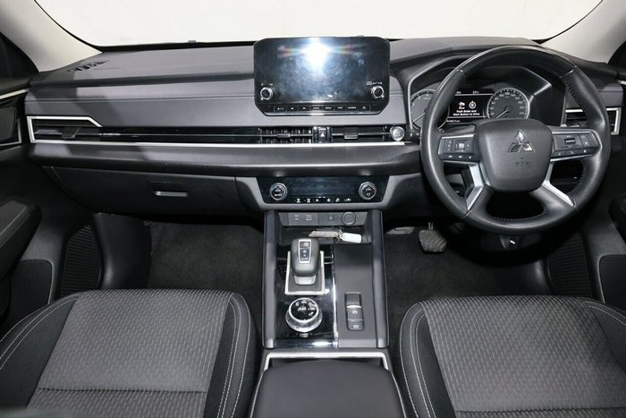 2024 Mitsubishi Outlander LS