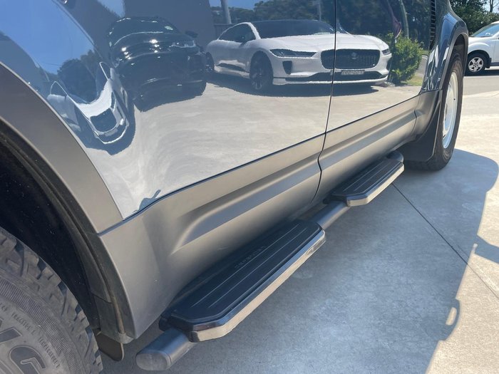 2023 Land Rover Defender 110 P300