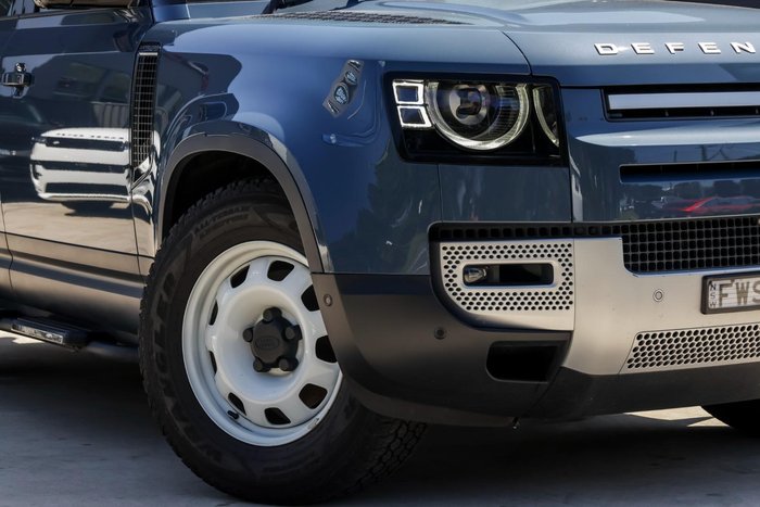 2023 Land Rover Defender 110 P300