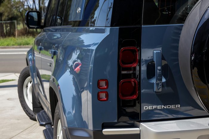 2023 Land Rover Defender 110 P300
