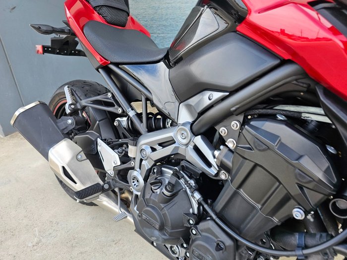 2018 Kawasaki ZR 900 Red