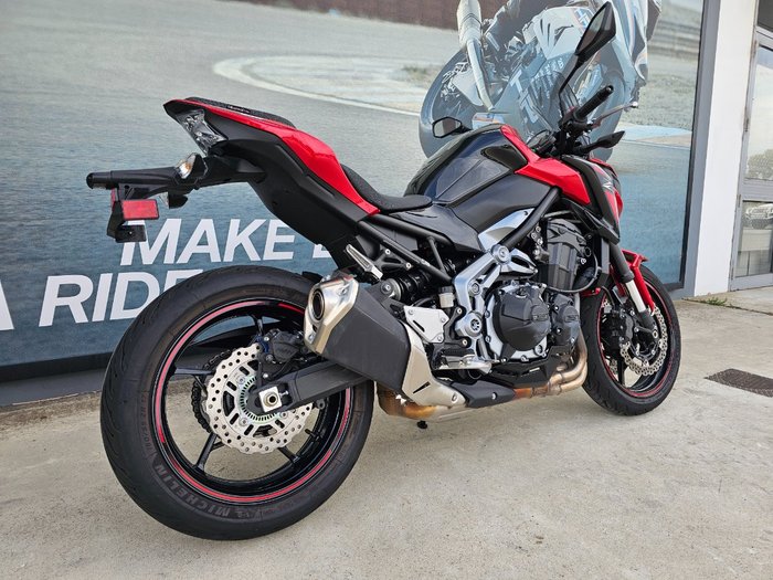 2018 Kawasaki ZR 900 Red