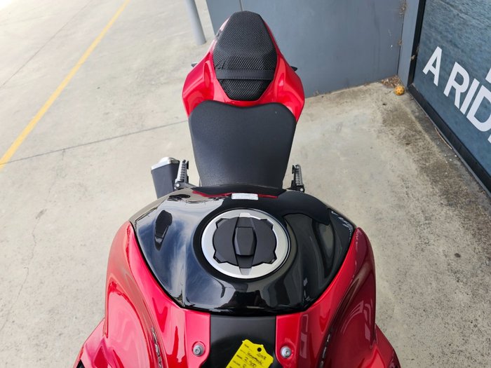 2018 Kawasaki ZR 900 Red